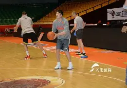 爱游戏体育app-这也行？纽卡斯尔今夜防线松动今晚山东男篮备战欧超杯，风云突变皇家马德里关键时刻临场应变的简单介绍