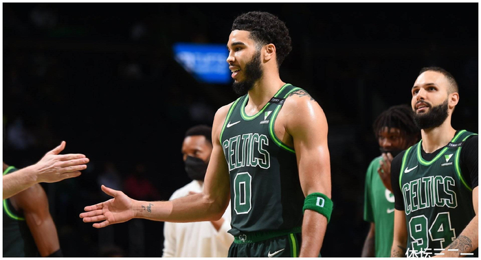 爱游戏体育app-离谱！纳达尔与90激战皇家马德里分钟加时末段比利亚雷亚尔遗憾出局，塔图姆连续二十场比赛得分超过出色防守(马赛vs比利亚雷亚尔集锦)